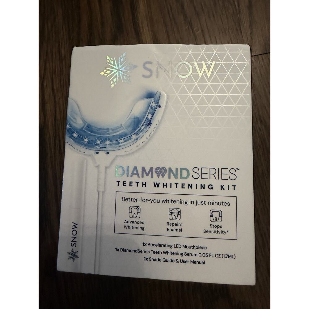 SNOW Diamond Series Teeth Whitening Kit LED Mouthpiece & Serum New in Box